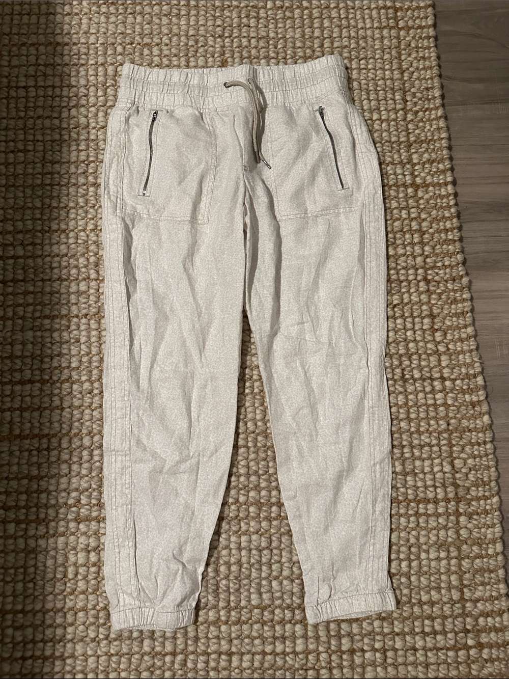 Athleta Cream Drawstring Jogger Pants with Zipper Pockets